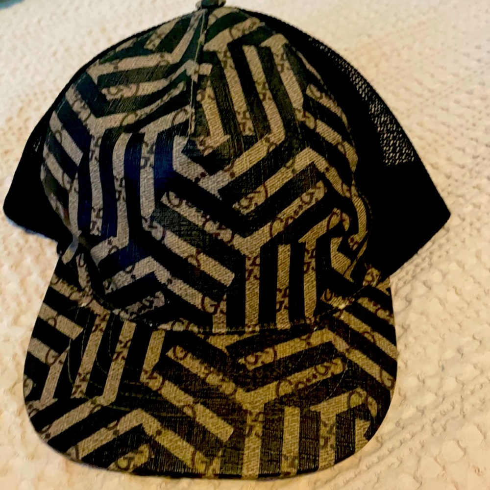 Gucci hat size 61 XXL